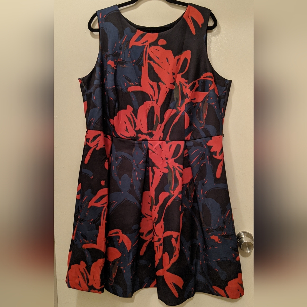 Elegant Floral Sleeveless Dress